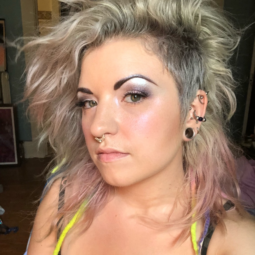 Meet your Posher, Carly